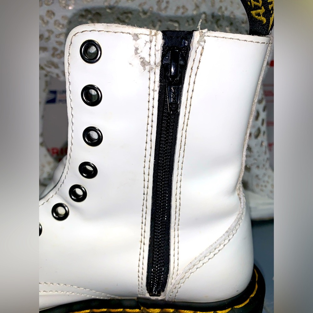 DR MARTENS WHITE JADON BOOT SMOOTH LEATHER PLATFORMS LADIES SIZE 5 US - Picture 5 of 16